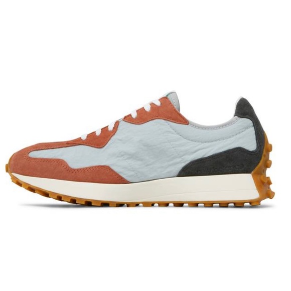 New Balance 327 Casual Sneakers Shoes Women 10 /  Men 8.5 Aluminium Black Grey - Picture 3 of 11